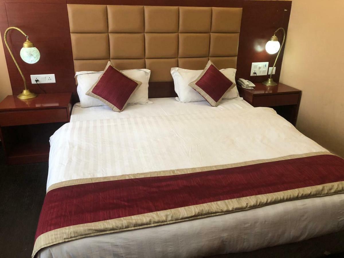 Hotel Blue Lagoon 하리드와르 외부 사진